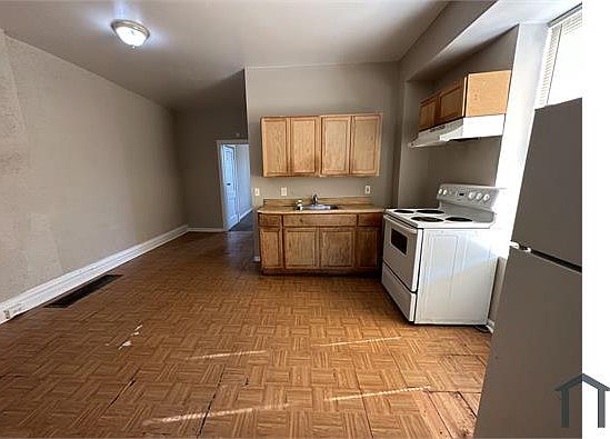5th image of 3641 Garfield Ave