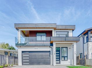 15919 Russell Ave, White Rock, BC V4B 2S6