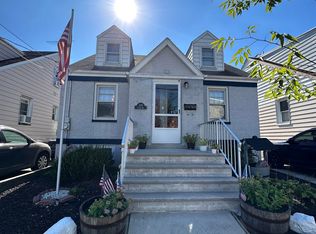 211 Centre Ave, Secaucus, NJ 07094