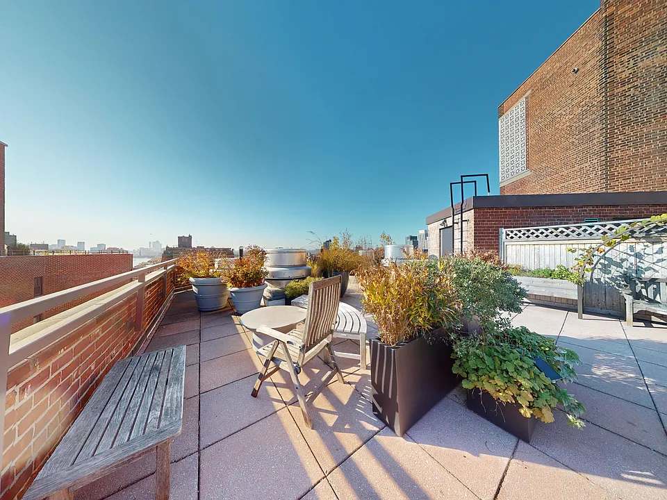 14 Horatio St #12F