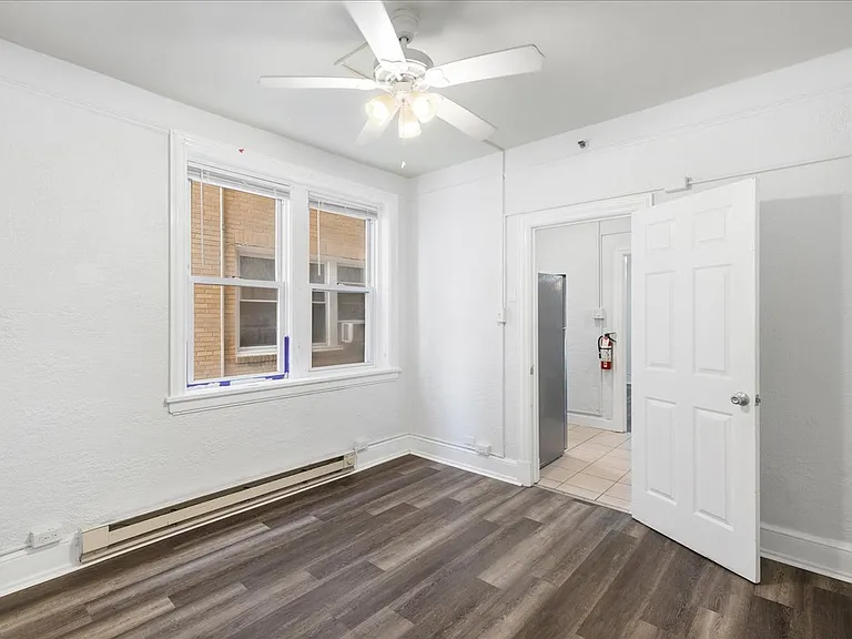 37 S Iowa Ave #5D — Photo 3