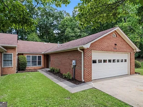 7101 Woodridge Ln, Union City, GA 30291