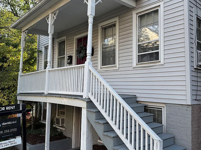 41 Dehart St #2 — Photo 2