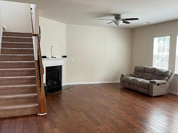 3rd image of 7212 Agnew Dr