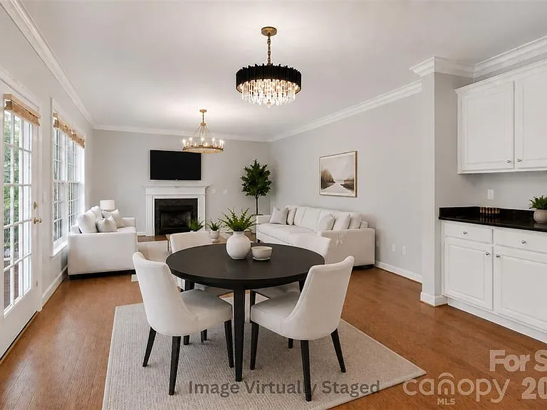11005 Chilcomb Ct — Photo 15