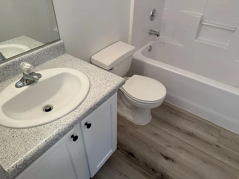 1129 Plantation Ct #0 — Photo 10