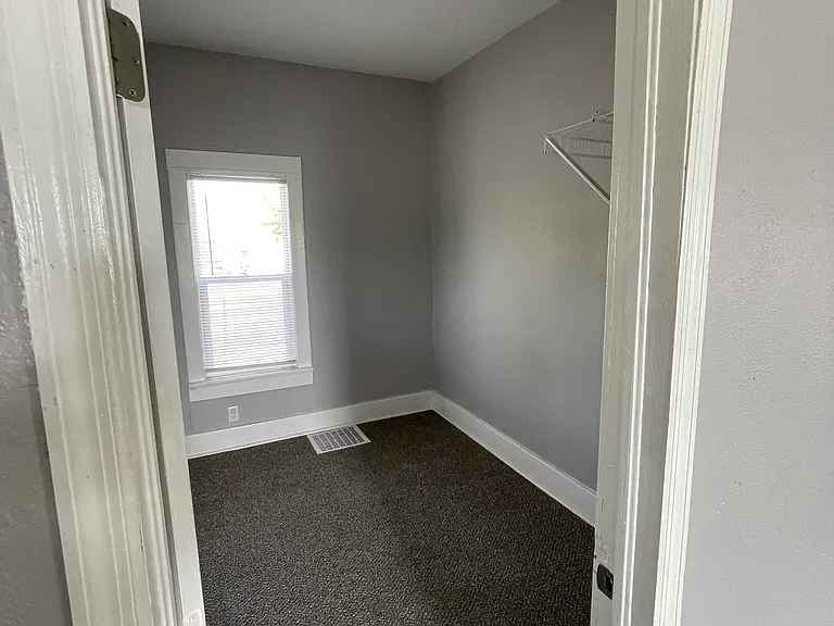 2604 Leech Ave — Photo 4