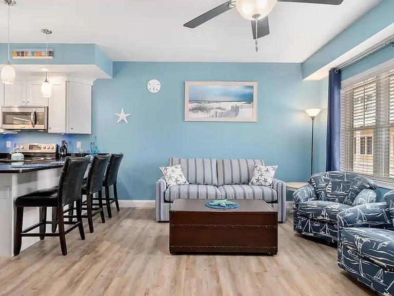 128 Ashworth Ave #203 — Photo 11