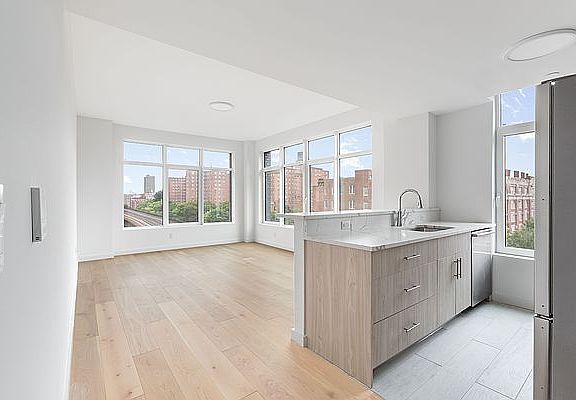 3rd image of 1516 Park Ave #7R