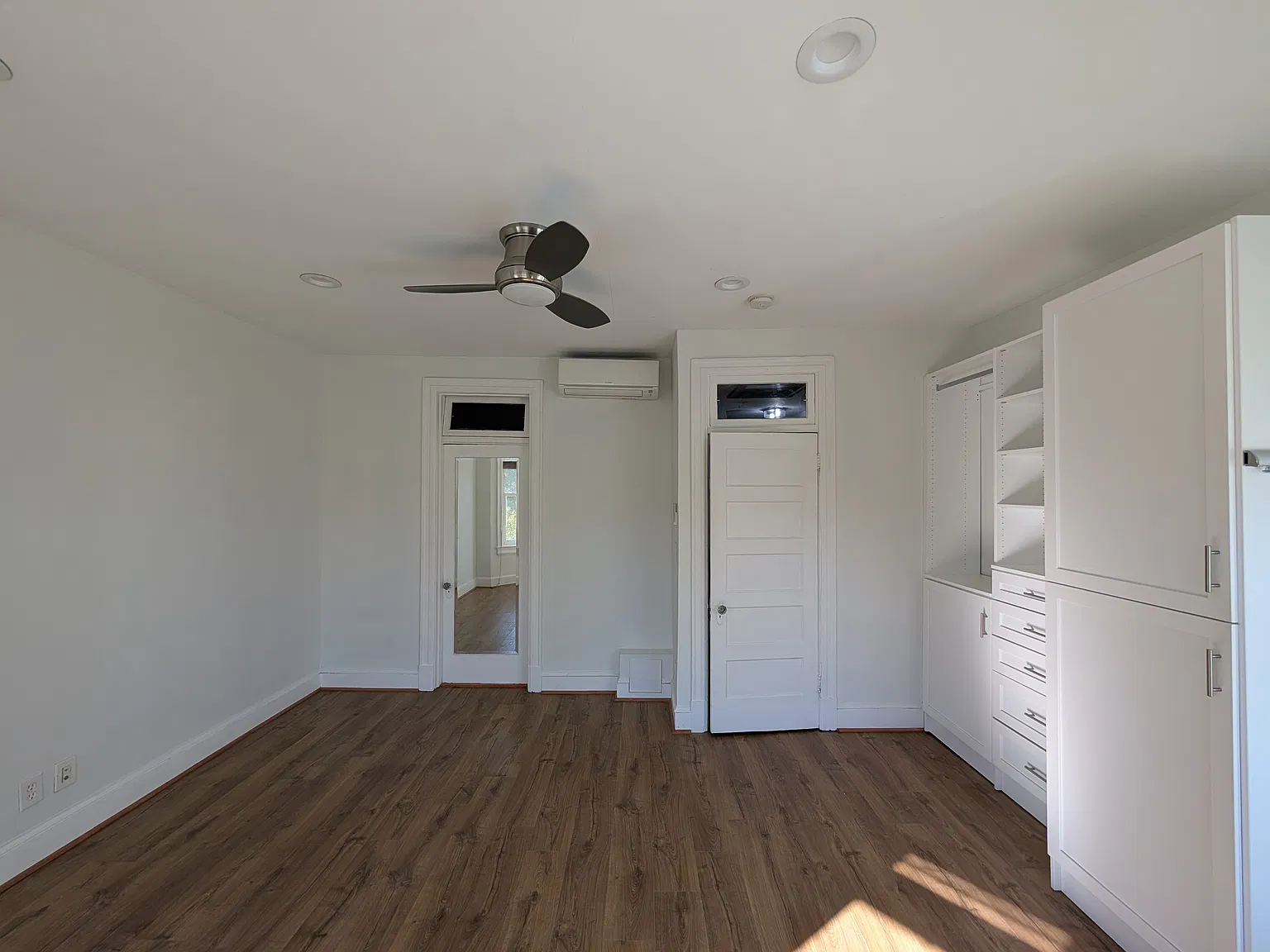 3 bed, 2.5 bath, 1600 sqft, $5,200 — Photo 3