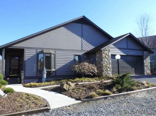 3 Zachary Ridge Rd, Asheville, NC 28804