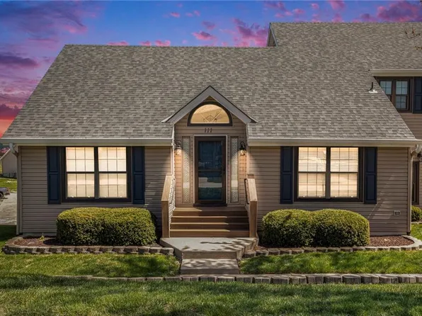 111 Stonebridge Ln, Smithville, MO 64089