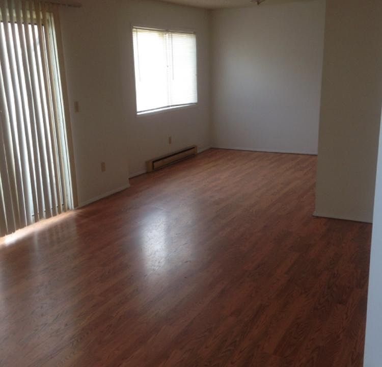 2nd image of 1351-1385 NE 162nd Ave
