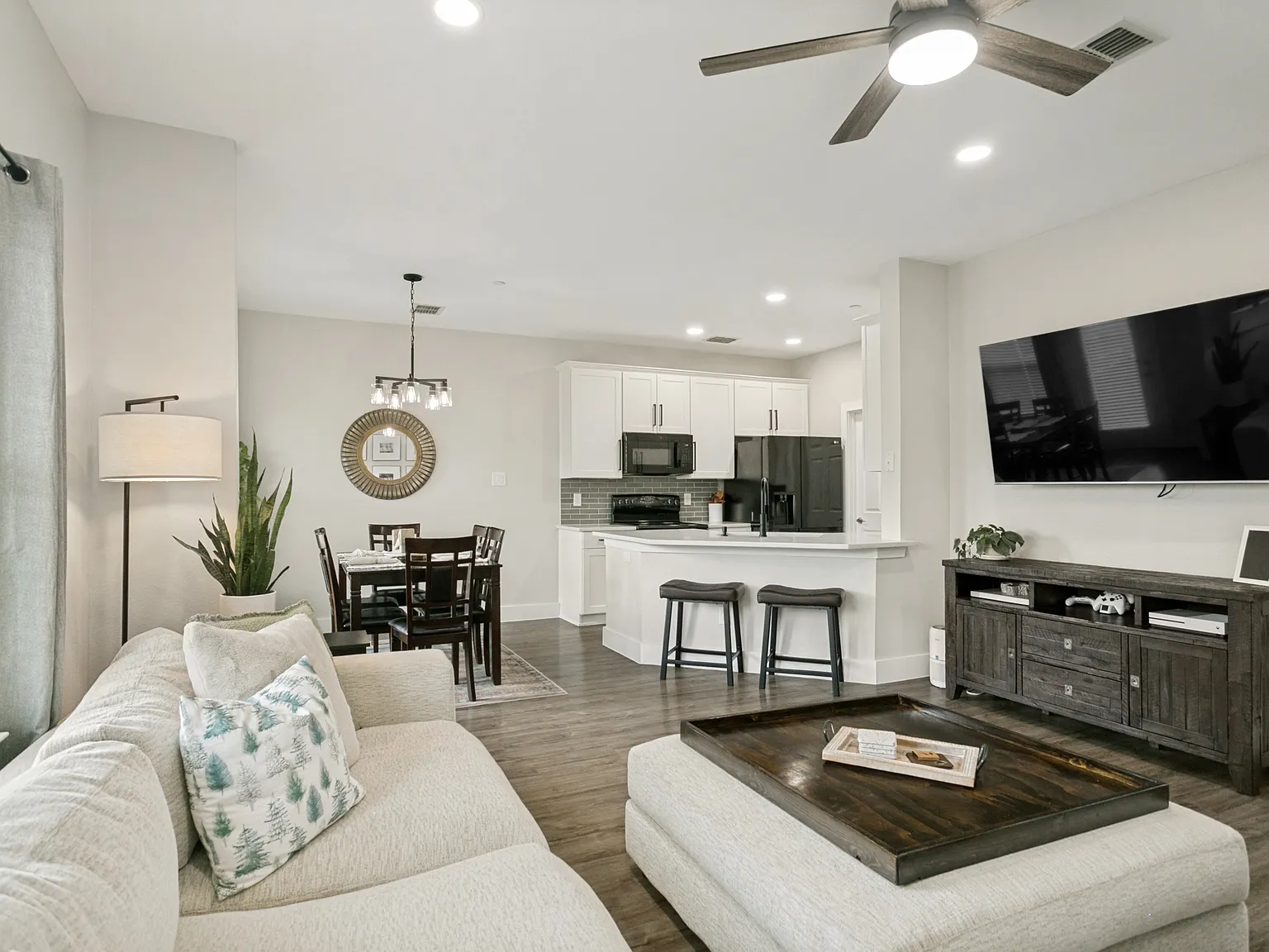 2 bed, 1632 sqft, $2,800 — Photo 3