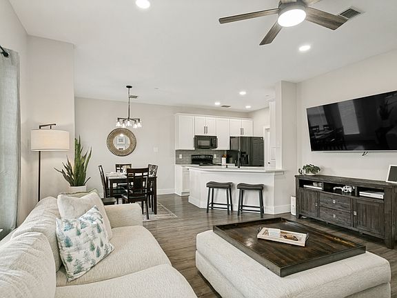 3rd image of 4603 Penelope Ln