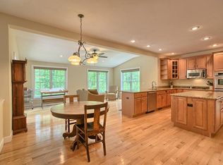 94 Bayberry Hill Rd, Townsend, MA 01469