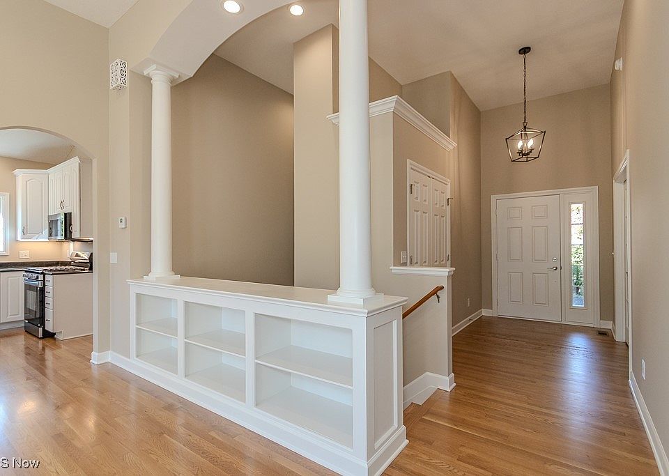 まページ 8208 Manor Gate Way, Mentor, OH 44060 | Zillow