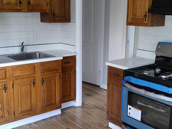 4th image of 4042 W 140th St