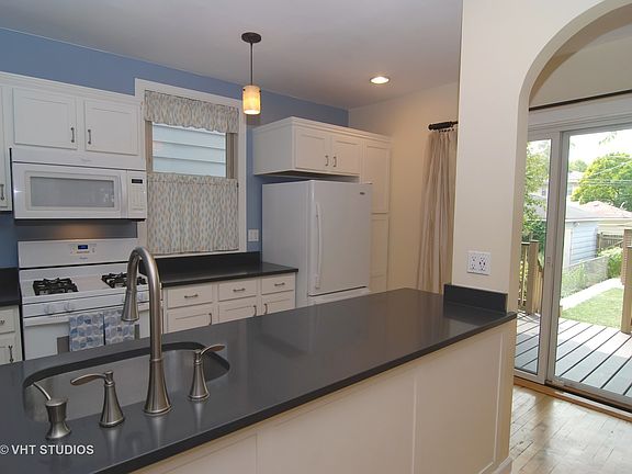 4th image of 1171 S Cuyler Ave