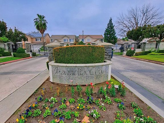 3rd image of 7570 N Trellis Cir