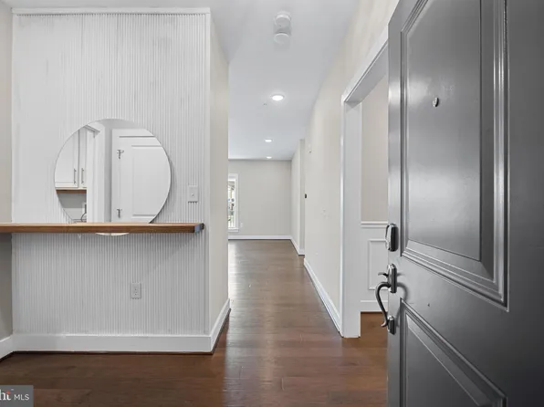 210 Decoverly Dr Unit 106, Gaithersburg, MD 20878