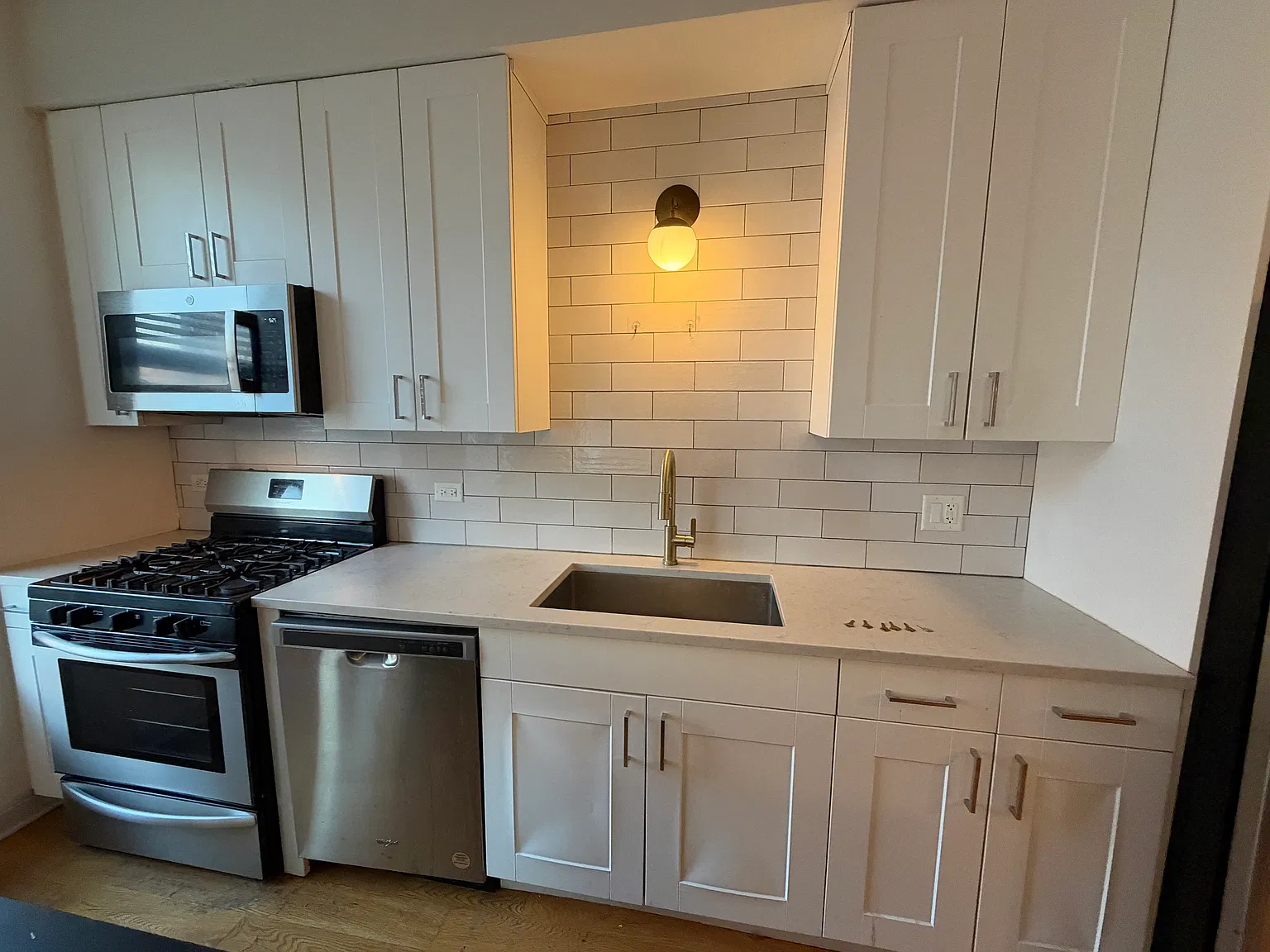 2 bed, 600 sqft, $2,250 — Photo 2