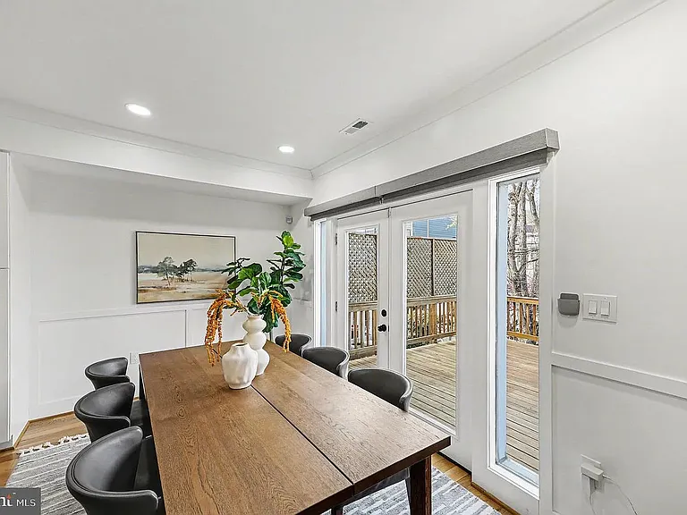 1427 Parkwood Pl NW — Photo 13