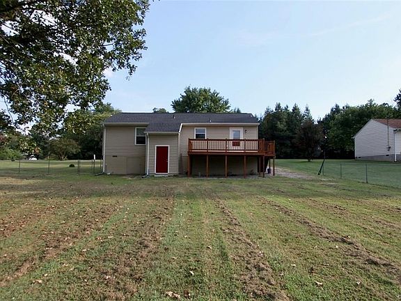 4th image of 21112 Leonard Dr