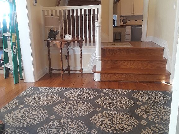 2nd image of 615 NE 15th St