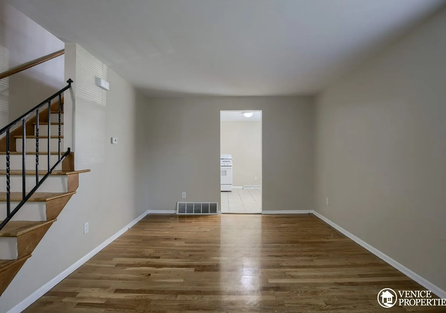 3 Bedroom on OSU Campus — Photo 3