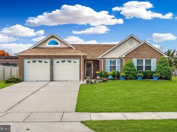 166 Greenbrook Dr, Marlton, NJ 08053