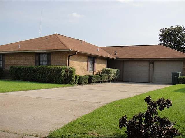 1st image of 3525 Brittany Ave
