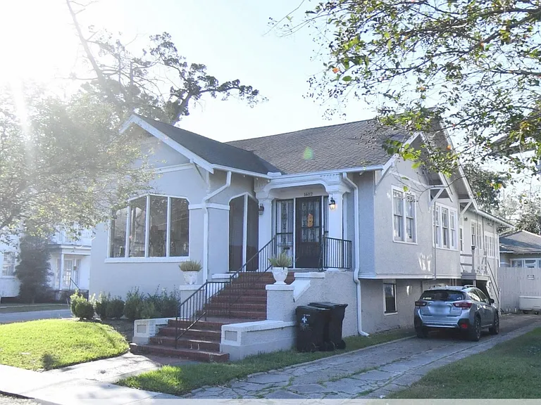 1602 Broadway St — Photo 1