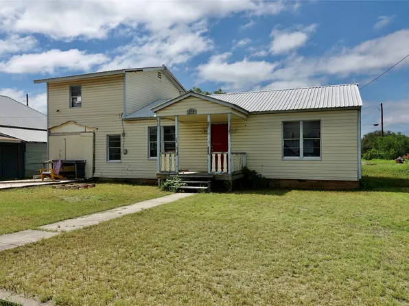 1310 7th St, Goldthwaite, TX 76844