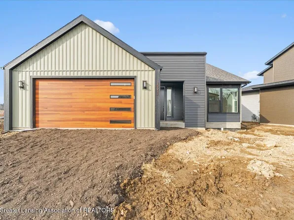 15332 Sherwood Ln, Lansing, MI 48906