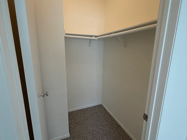 857 S Plymouth Blvd #303 — Photo 16