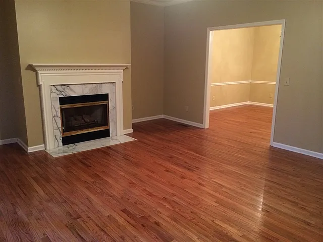 1216 Buckingham Cir — Photo 5