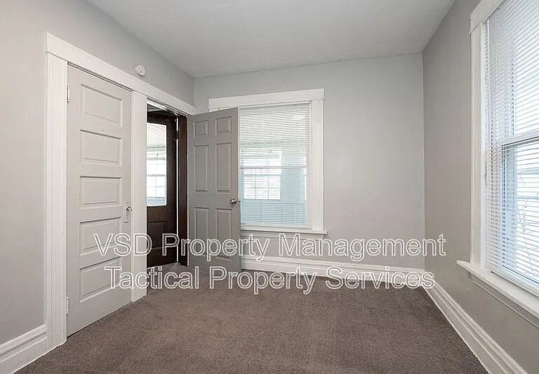 8204 Vineyard Ave #UP — Photo 17
