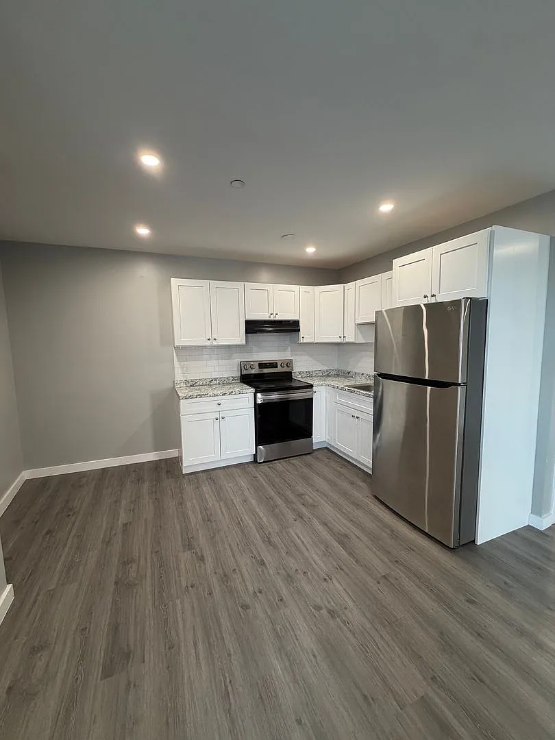 216 Central Street Lowell, MA 01852 — Photo 2