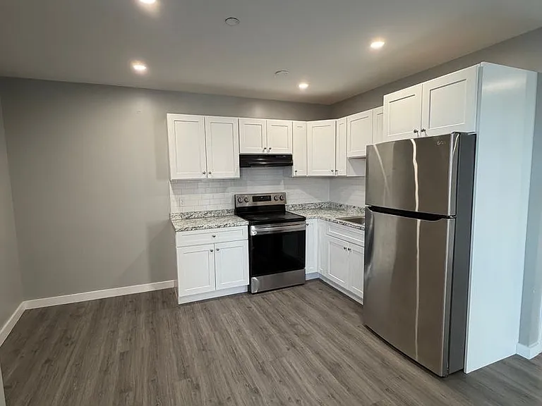 216 Central St — Photo 2
