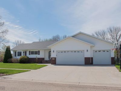 1022 Morningside Ct, Casselton, ND, 58012