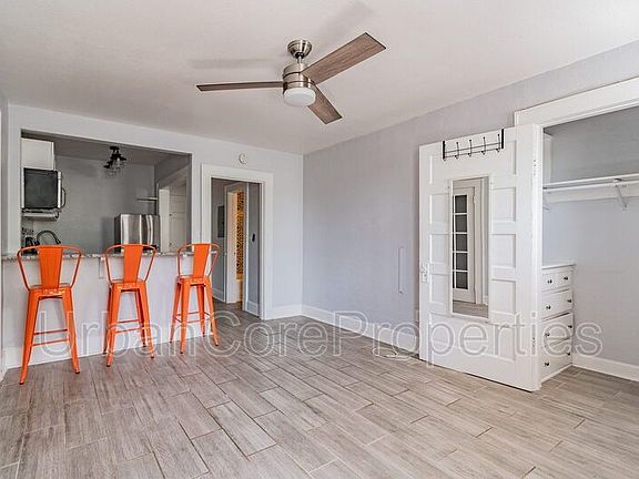 5th image of 360 13th Ave NE APT 6