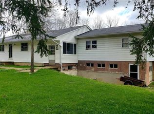 15787 Auburn Rd, Newbury, OH 44065