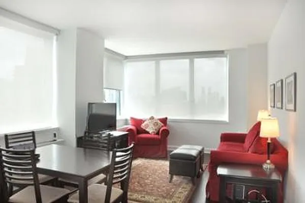 Rented by Corcoran | media 23
