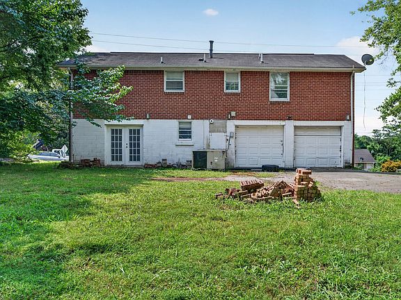 3rd image of 264 Wallace Rd