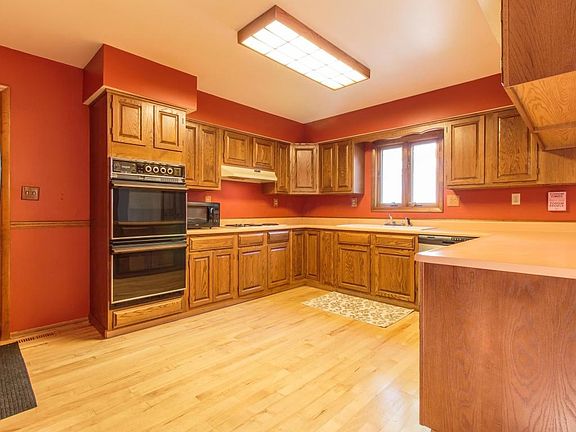 3rd image of 432 Dennison Ct NW