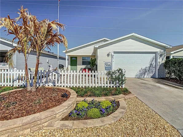 1621 Navidad St, The Villages, FL 32162