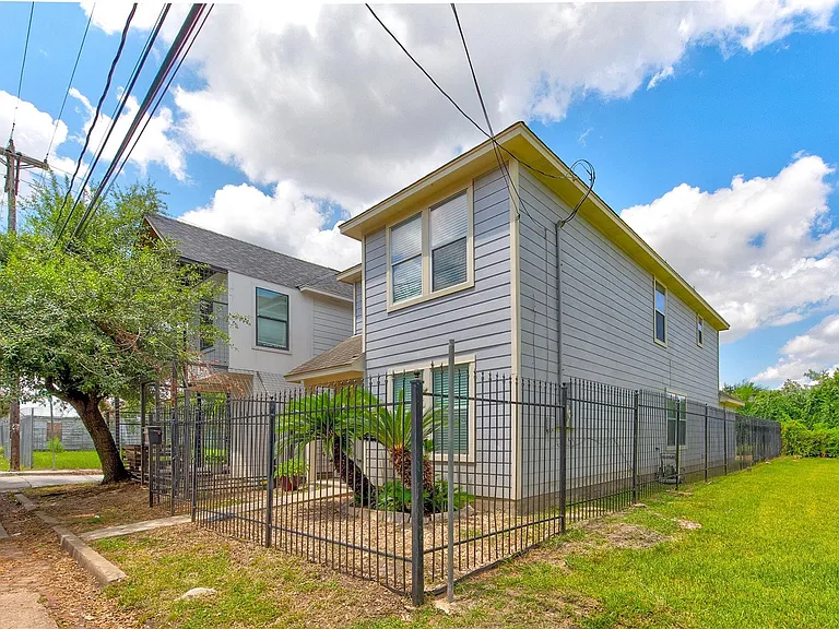 1118 Wilson St — Photo 38