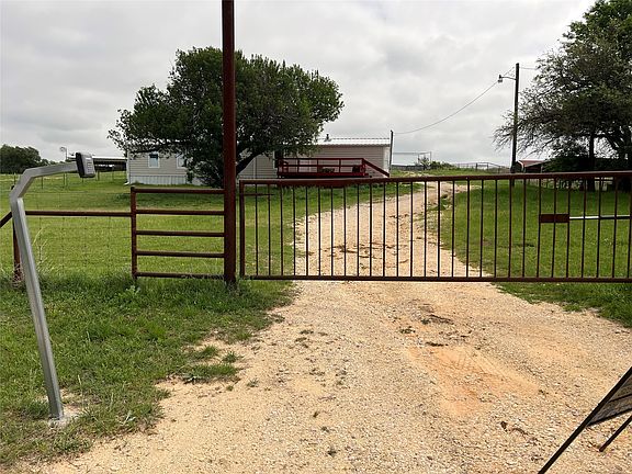 3rd image of 1661 County Road 195