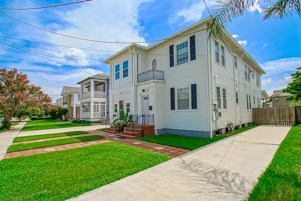 3 bed, 1750 sqft, $2,700 — Photo 1